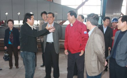 中国石油和化学工业联合会会长李勇武一行来软控视察指导工作